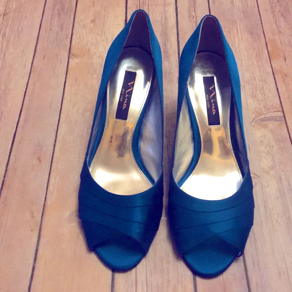 Nina New York Blue bridal shoe